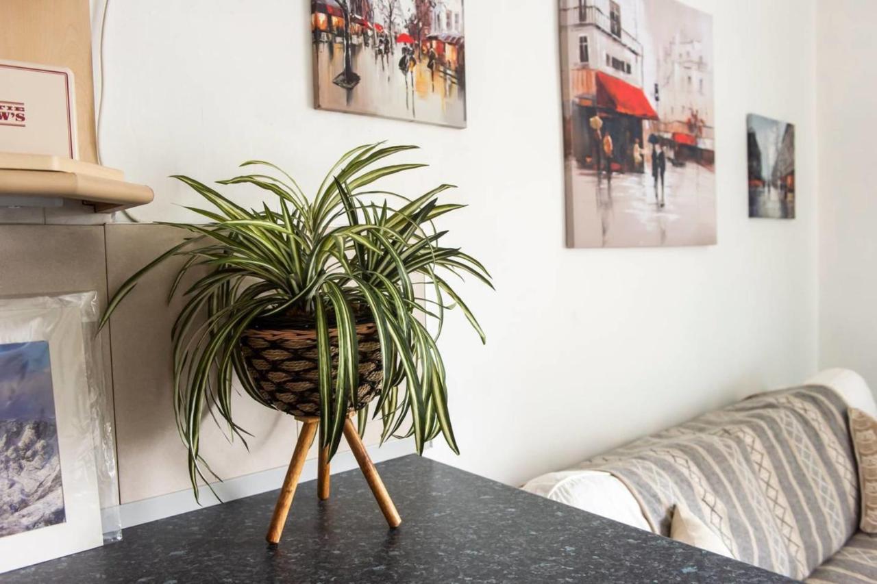 Guestready - Cosy Home 5 Minutes From Waverley! Edinburgh Exterior photo